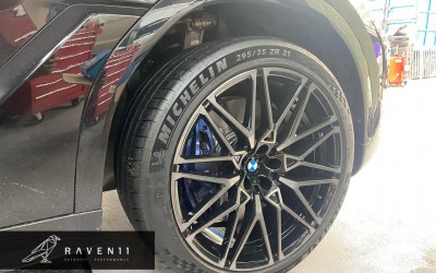 BMW x6m competition wheels and black line emblem