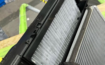 【日常維修：G30 520i 冇冷氣+頭燈暗發黃+漏水】